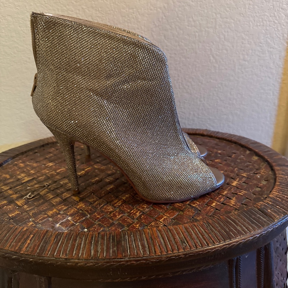 CAPARROS Size 10 Glitter Peep-Toe Booties